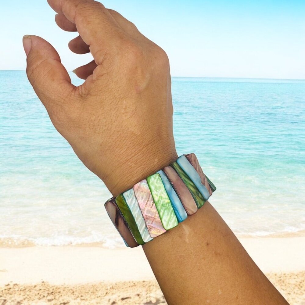 Vintage Abalone Mother-Of-Pearl Stretch Bracelet With Multicolor Shell Design - Picture 2 of 7